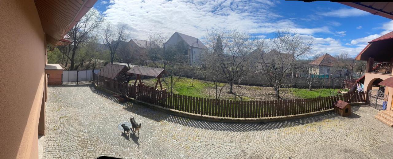 Катерина Hotel Chynadiyovo Bagian luar foto