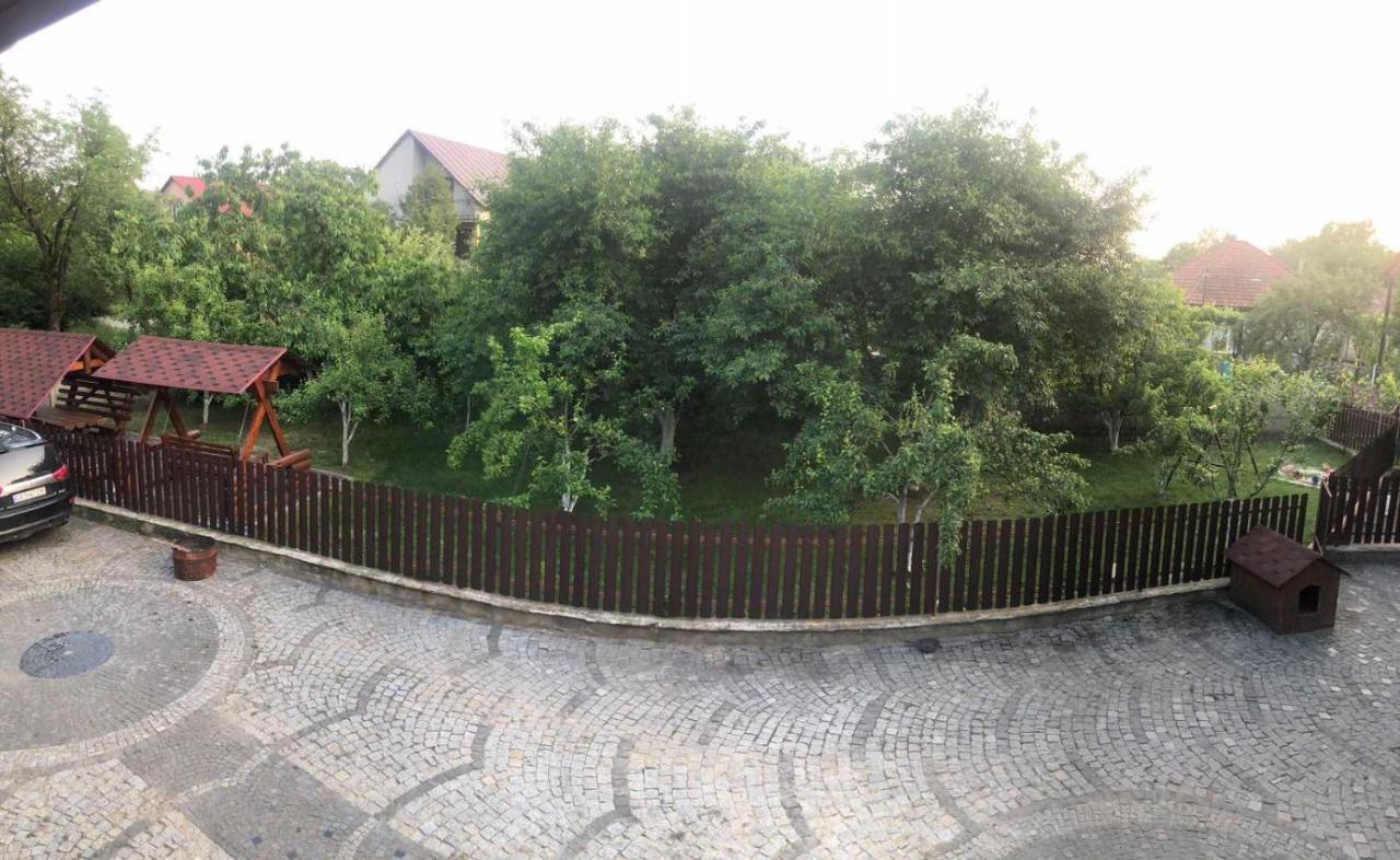 Катерина Hotel Chynadiyovo Bagian luar foto